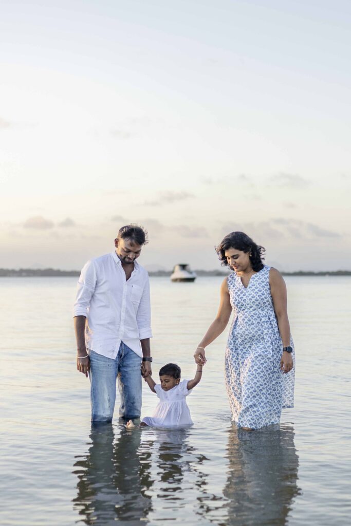 Blue and white photoshoot outfits. Brisbane Family Photographer. Sharon Joseph